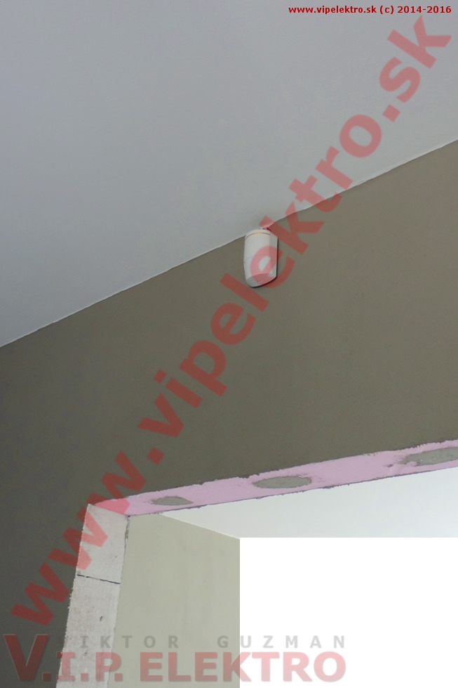 Inštalácia a montáž alarmu Jablotron - pohybové čidlo na stene